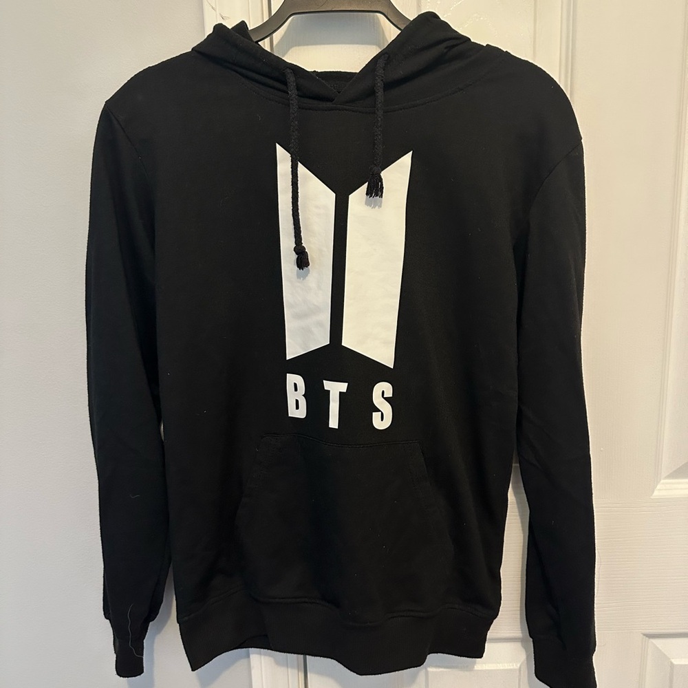 Black BTS Logo Sweater: Jung Kook